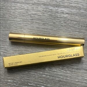 Hourglass Phantom Volumizing Glossy Lip Balm - pale pink